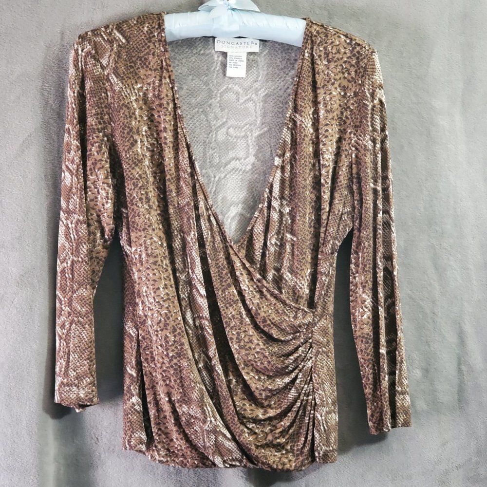 Doncaster Signature Ruched Surplice Snake Skin Print 3/4 Sleeve Top Size…